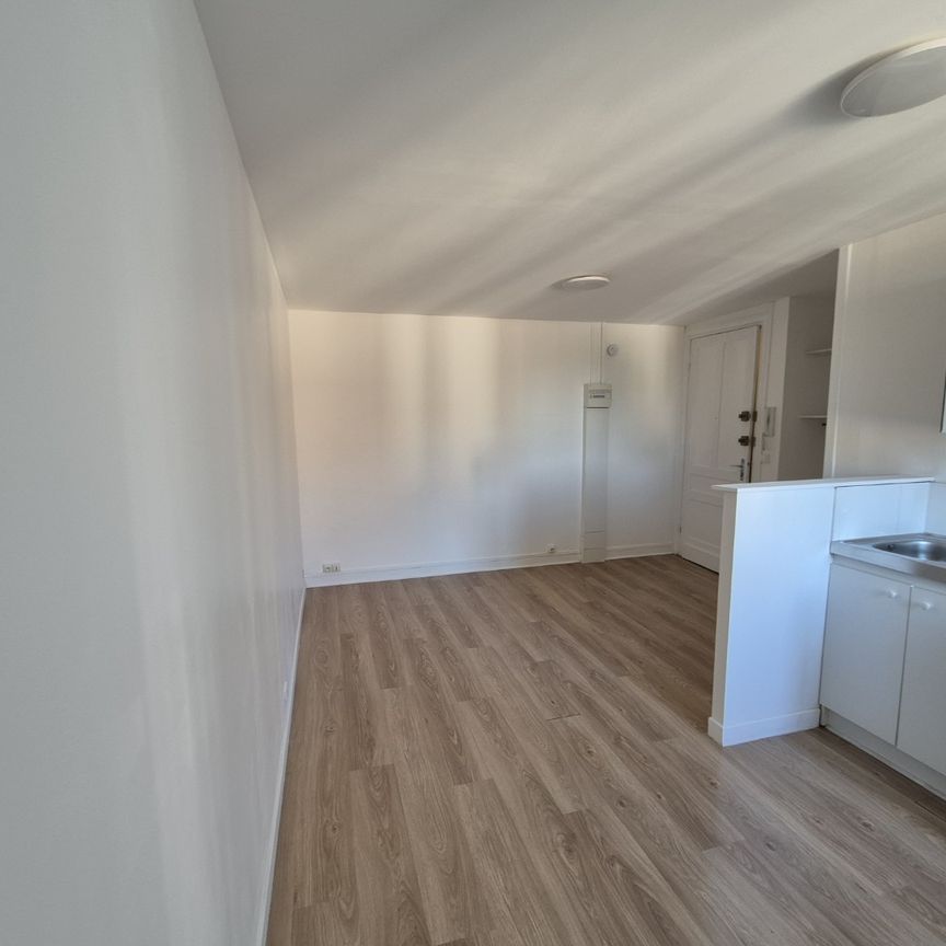 Location Appartement 1 pièce 22m² LILLE 59000 - Photo 1