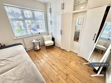 3 bedroom terraced house to rent - Photo 3