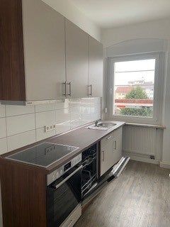 Wunderschöne 3 Zimmerwohnung mit Einbauküche sucht Sie! - Photo 3