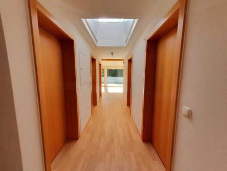 Traumhafte, helle 4-Zimmer-Penthouse-Wohnung in schöner Lage in Lauterach - Photo 2