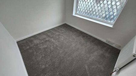 Glendale Close, Bradford, BD6 - Photo 4