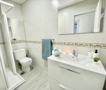 Avenida de los Ángeles, Getafe, Community of Madrid 28903 - Photo 2