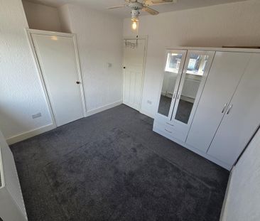 2 bedroom end of terrace house to rent - Photo 6