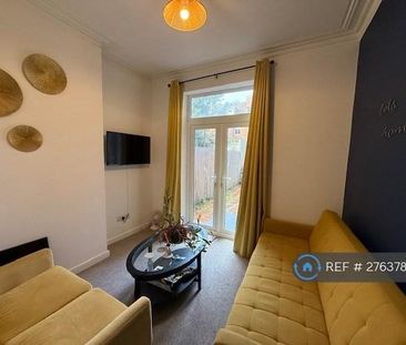1 bedroom in a house share to rent - Photo 1