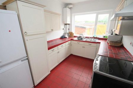 4 bedroom private hall to rent - Photo 2
