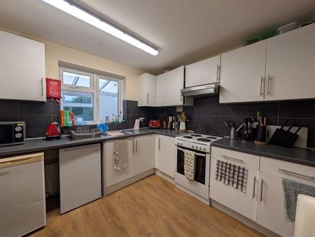 5 bedroom house to rent - Photo 2