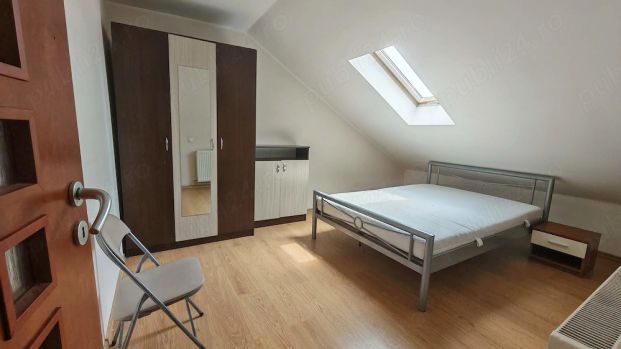 Inchiriez apartament 3 camere, spatios, central, et.5 + mansarda - Fotografie 1