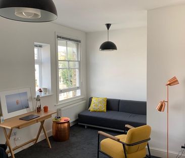 Studio Flat, Selborne Road, BN3 - Photo 1