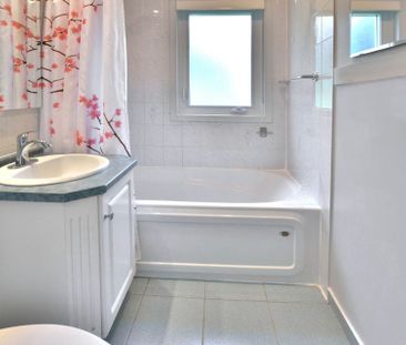 98 Av. Charles, Pointe-Claire, QC H9R - Photo 5