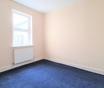 4 bedroom terraced house to rent - Photo 5