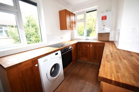 2 bedroom ground floor maisonette to rent - Photo 4