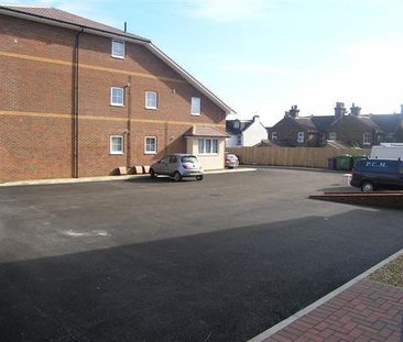 2 bedroom maisonette to rent - Photo 1