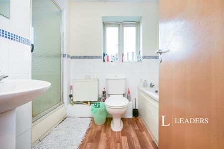 4 bedroom house to rent Cadeby Court, Broughton, Milton Keynes, MK10 - Photo 4