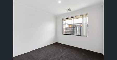 5 bedroom home in Quiet Coastal Pocket - Photo 5