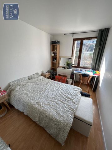 Location Appartement 2 pièces 50m² CHAMALIERES 63400 - Photo 2