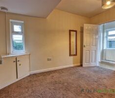 1 BEDROOM Bungalow - Detached - Photo 5