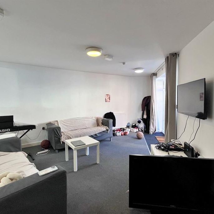 4 bedroom maisonette to rent - Photo 1