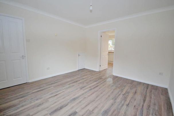 3 bedroom end of terrace house to rent - Photo 1