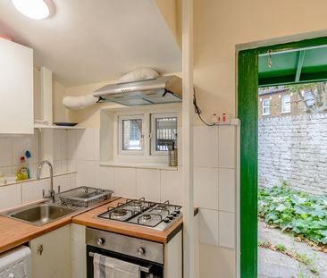 Studio Flat, Central Park Road, E6 - Photo 4