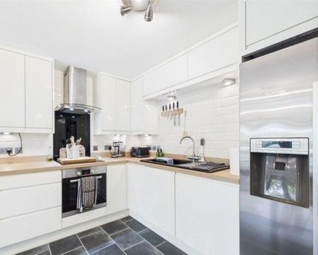 2 bedroom maisonette to rent - Photo 5