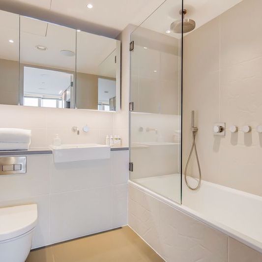 Manhattan Loft Gardens, 20 International Way, London - Photo 1