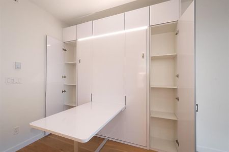 Stunning View. Studio Suite with Storage in Surrey Central By Skytrain - Photo 3