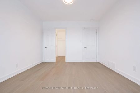 21 Featherwood Place #Lower - Photo 4