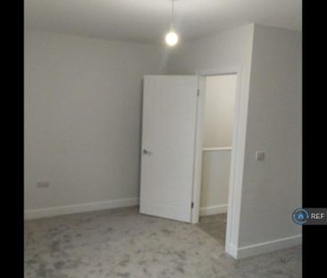2 bedroom end of terrace house to rent - Photo 3