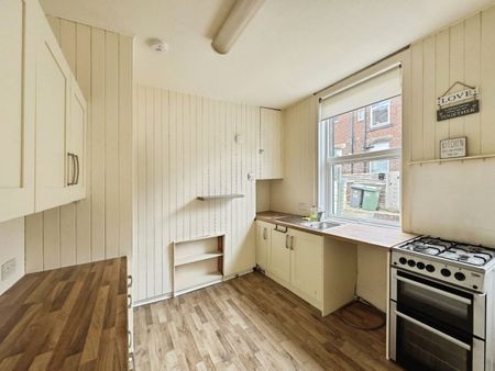 Holdsworth Street, Cleckheaton, West Yorkshire, BD19 - Photo 2