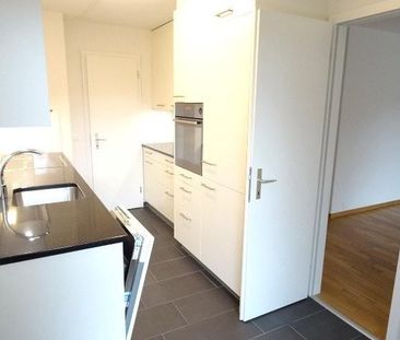 Moderne 3.5-ZW à 81 m² im 2. OG mit Cheminée - Photo 4