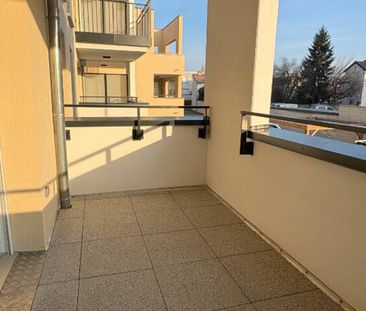 F2-proche METZ TECHNOPOLE - ARRET METTIS - PARKING EXTERIEUR - Photo 5