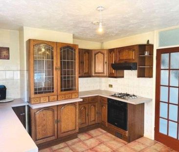 Plumer Road, High Wycombe, HP11 - Photo 4