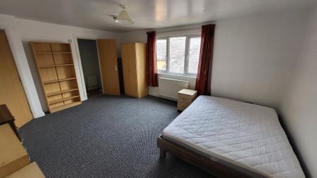 1 bedroom in a house share to rent - Photo 5