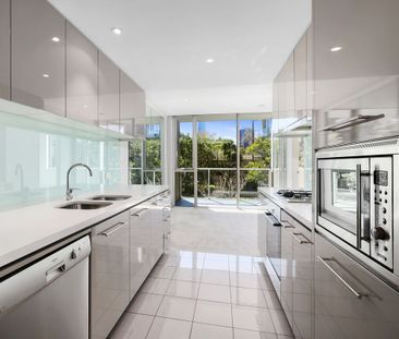 Stylish Terrace-Style Apartment Offering Space, Light and Lifestyle - Photo 3