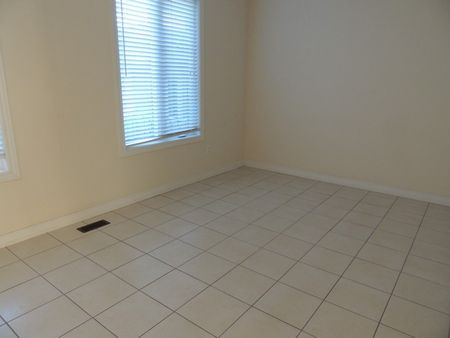 For Lease - 31 Russell Dawson Road, Markham, Ontario - Photo 4