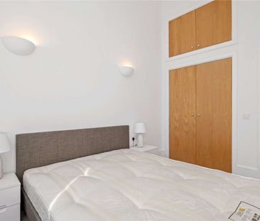 A one bedroom apartment close to Angel Station - Photo 3