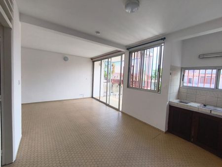 Location Appartement 1 pièce 29m² CAYENNE 97300 - Photo 3