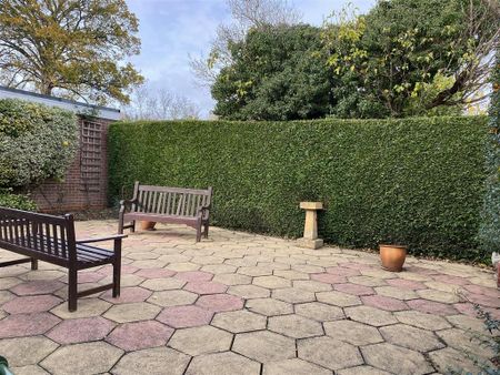 4 bedroom detached house to rent - Photo 3