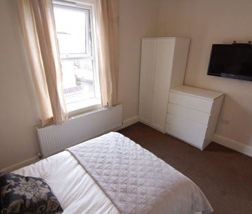 1 bed House Share - To Let - Photo 2
