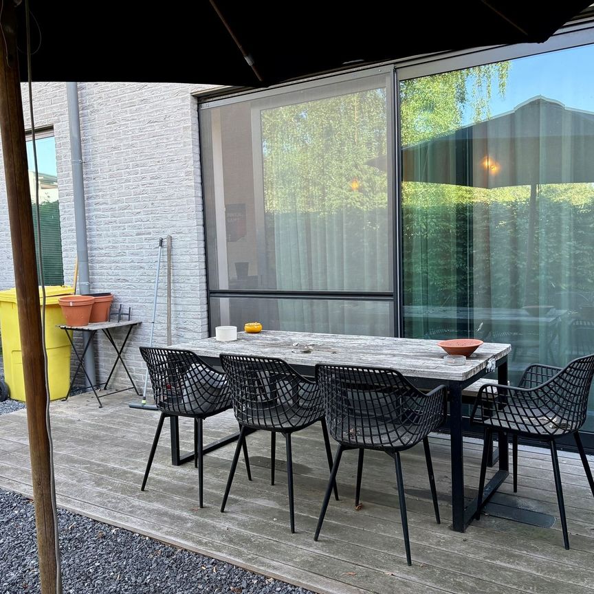 Ruim gelijkvloers appartement te huur - Photo 1