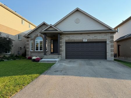 27 Silver Maple Road - Photo 5