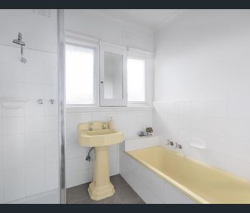 Spacious townhouse - Photo 3