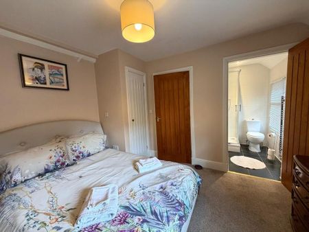 3 bedroom semi-detached house to rent - Photo 4
