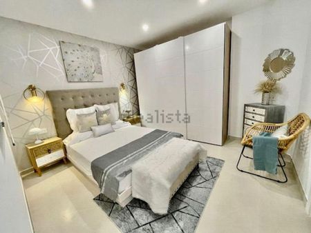 4 room luxury Flat for rent in Alicante, Spain - Photo 5