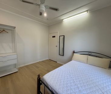 Air Conditioned Room available in share house - Photo 1