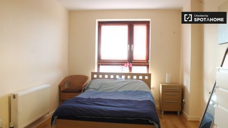 Equipped room in 2-bedroom apartment in Santry, Dublin - Photo 2