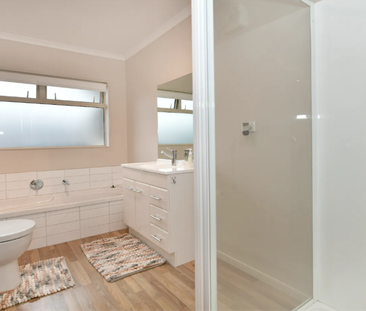 Orewa, 10 Centreway Road - Photo 5