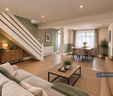 3 bedroom end of terrace house to rent - Photo 2