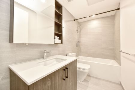 For Lease - 689 The Queensway N/A Unit# 405, Toronto, Ontario - Photo 2