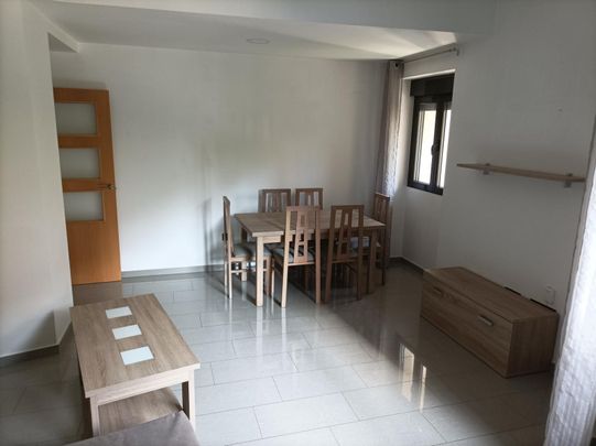 Piso de alquiler en Paseo de la Estación, San Bartolomé - Millán de Priego - Photo 1